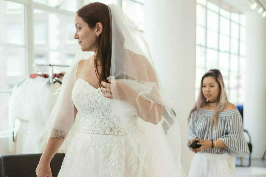 7 trucos para evitar que su vestido de novia sin